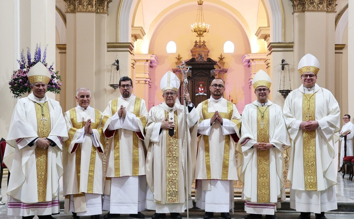 Evangelizar,servir y sembrar esperanza, unidos en el Caminar discipular Misionero que sigue esta Arquidiócesis.