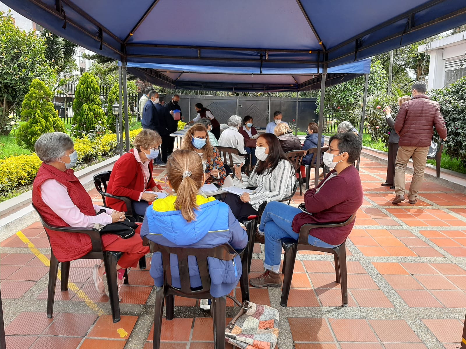 Ejercicio de escucha durante Asamblea Arquidiocesana, modalidad arciprestal, 2021.