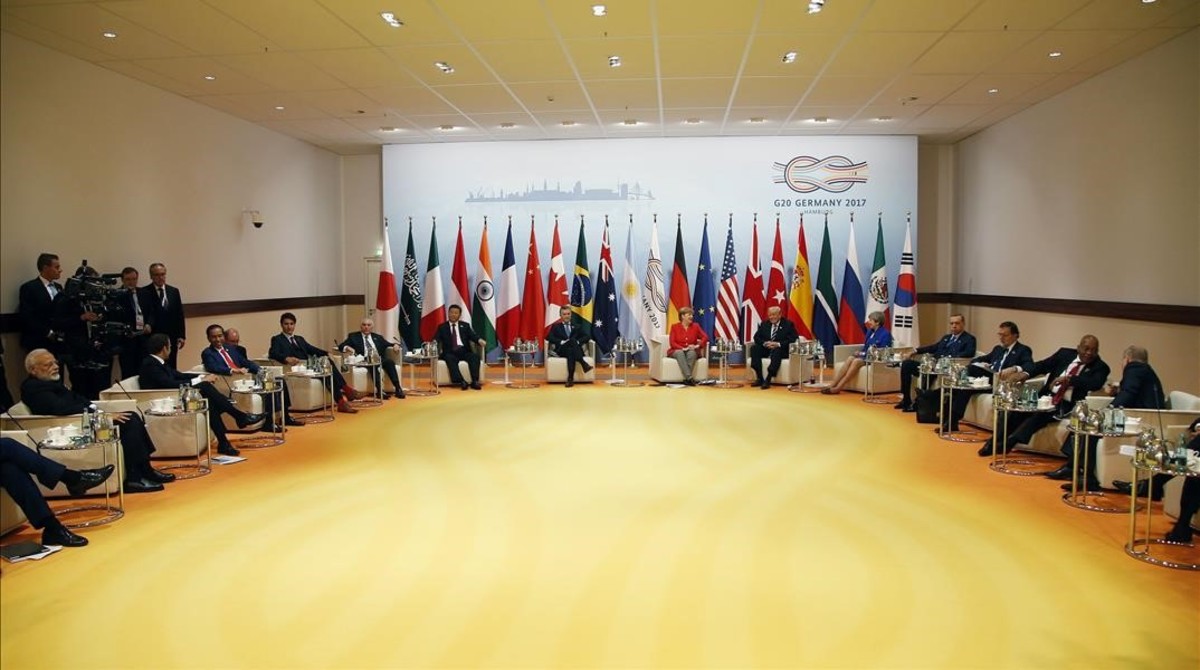 El Papa pide al G20 detener la carrera armamentística y priorizar a los pobres, a los refugiados y a los excluidos