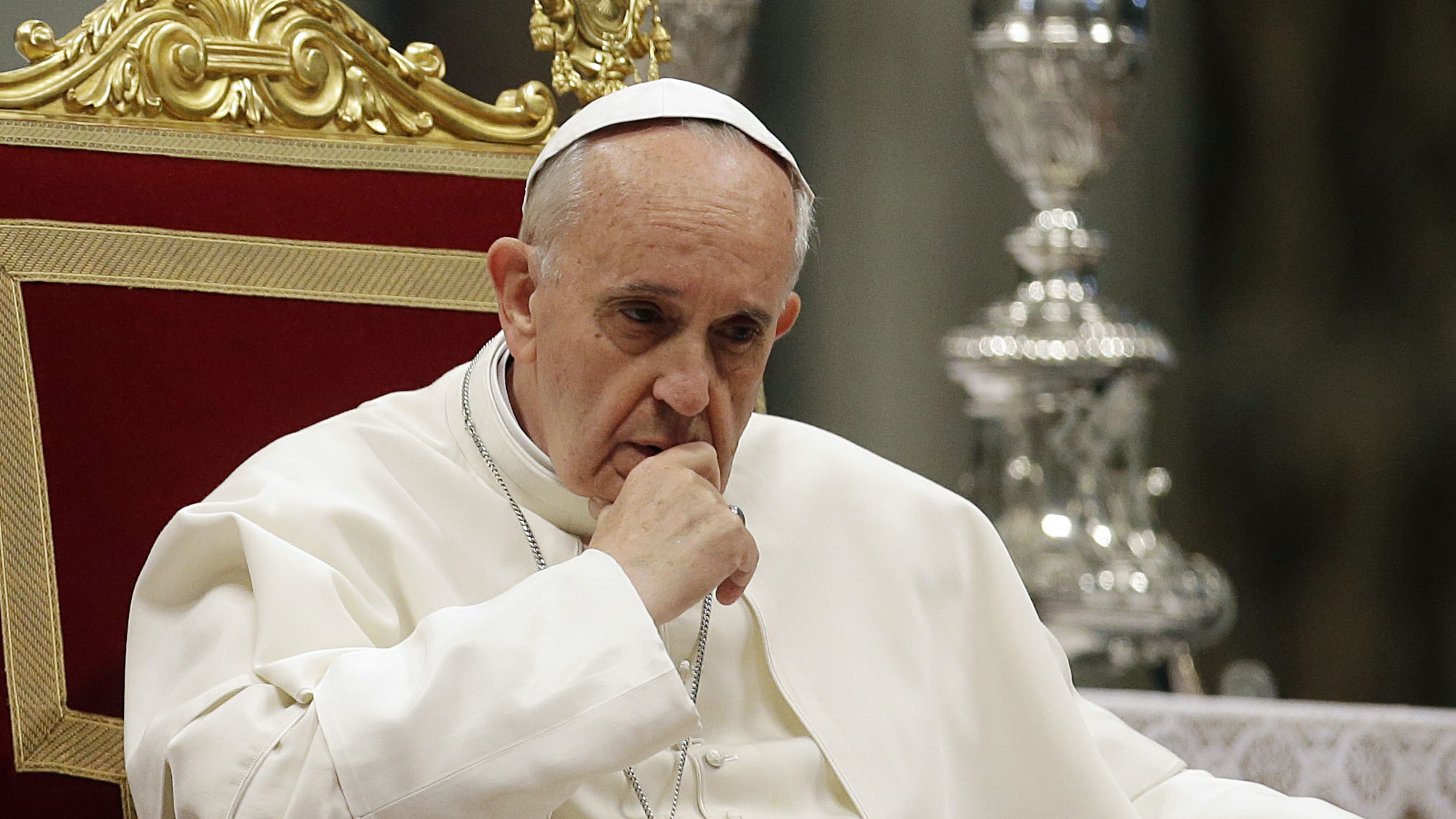 Silencio y oración: la respuesta frente a quien quiere escándalo