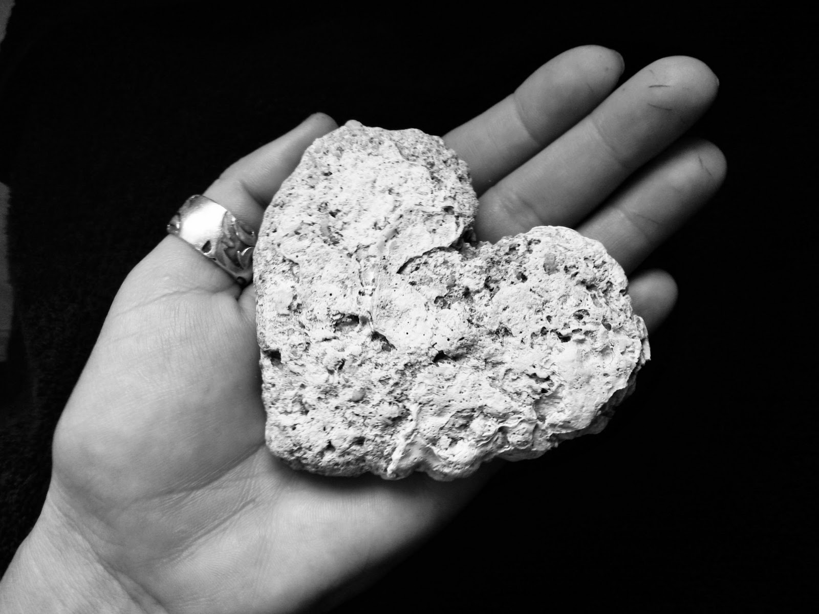 Corazones de piedra contra corazones cristianos