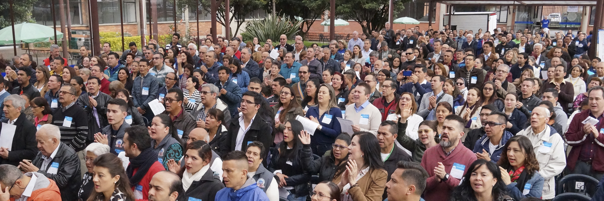 Iglesia en comunión para acompañar la familia en su misión