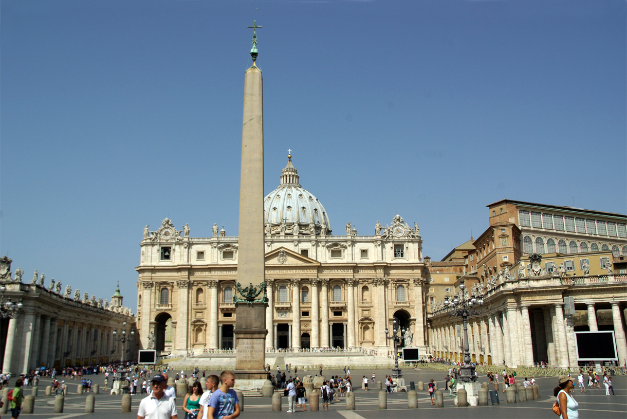 Conociendo la Curia, pero la vaticana