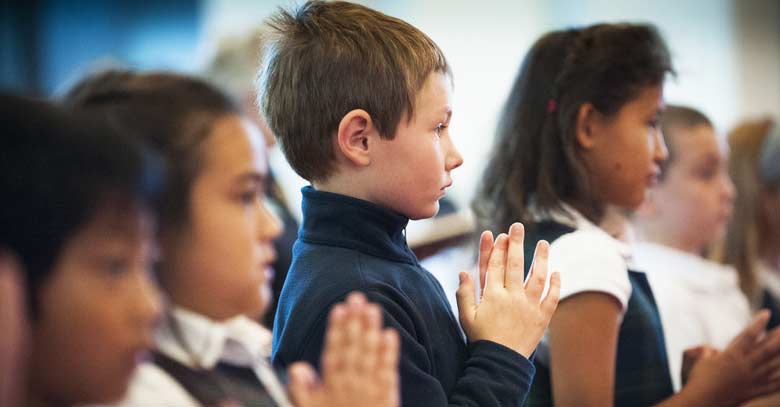 Consejos para ir a Misa con los hijos y enseñarles su gran valor