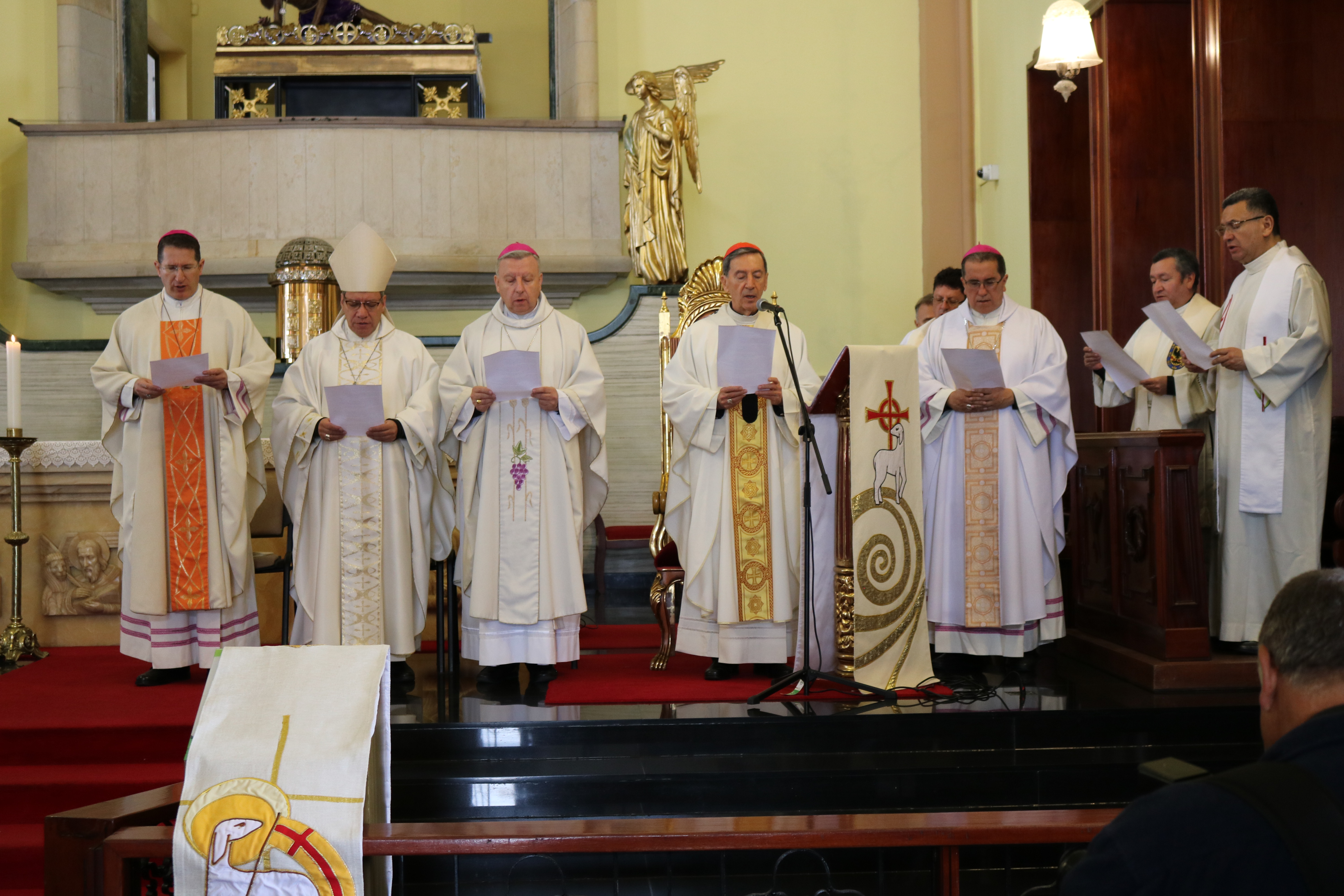 Bogotá, a los pies del Señor de Monserrate y su Santísima Madre