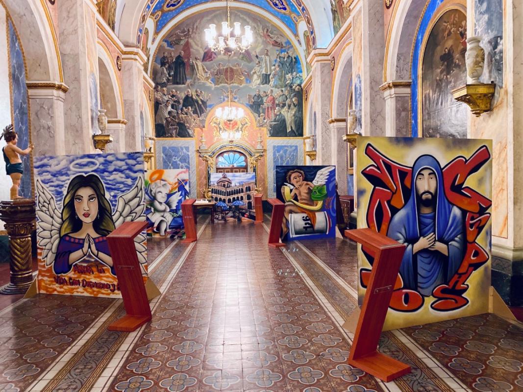 El grafiti dialoga con el patrimonio religioso en Bogotá