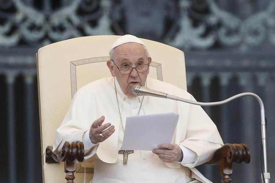 Papa pide renovar el compromiso por un trabajo digno para todos, que inspire una economía de paz