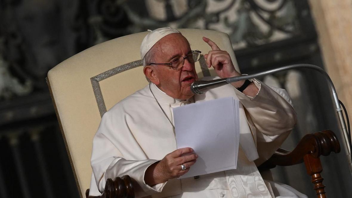 Francisco exhorta a las religiones a ser conciencia de paz y a ponerse a la carrera armamentística