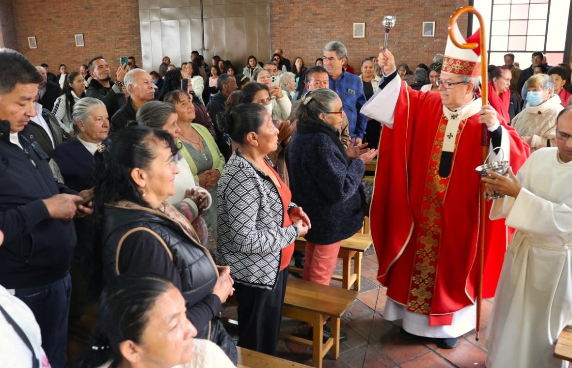 Esperanza, gratitud y cercanía con quienes custodian la memoria, la fe y la historia de las familias