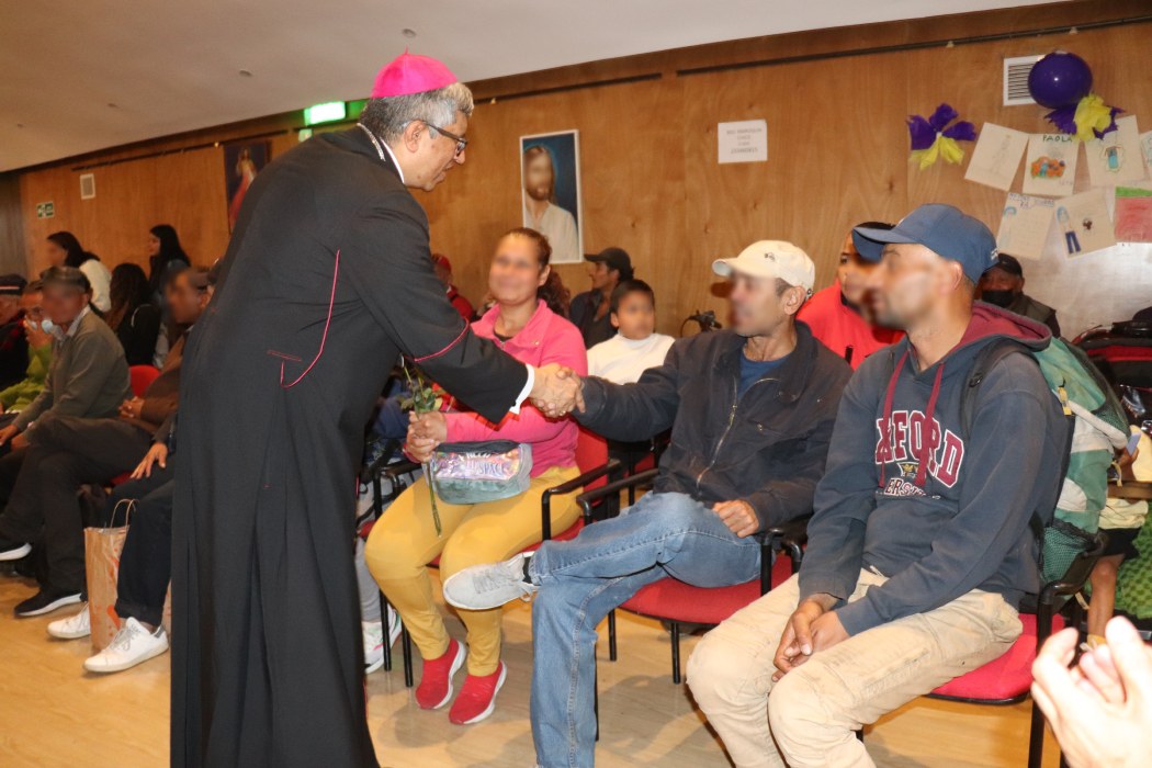 “Dios los ama mucho, ustedes están en el corazón de la Iglesia”