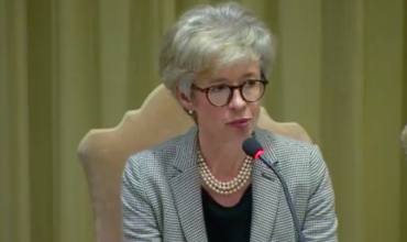 De pastores a lobos, disertación de Linda Ghisoni