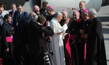 El papa Francisco se despide de Irlanda