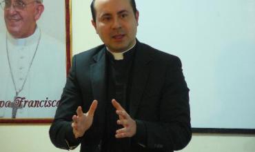 https://arquimedia.s3.amazonaws.com/2/mayo-2016/p-pedro-mercado-512jpg.JPG