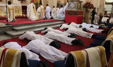 El papa Francisco ordenará 16 sacerdotes, entre ellos un colombiano y un salvadoreño