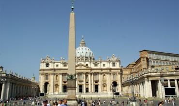 Conociendo la Curia, pero la vaticana