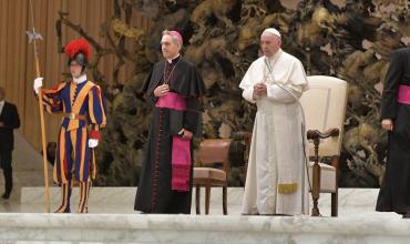 El papa Francisco pide orar con respeto