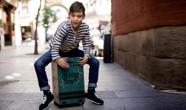 Adrián Martín, el joven que padece hidrocefalia y triunfa en la música
