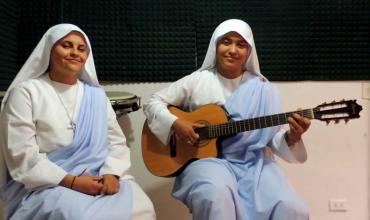 Cantar, ser alegres, vivir plenas y felices