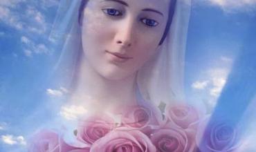 Santo Rosario: “Rosas para María”