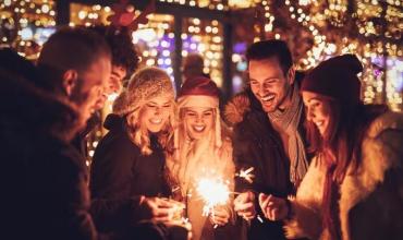 "Cuánta falta nos hace despertar la alegría y esperanza, en medio de tantas oscuridades y desalientos"