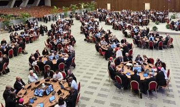 La principal tarea del Sínodo es volver a poner a Dios en el centro: Papa Francisco