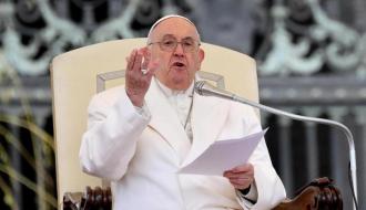 Papa advierte sobre “la dictadura del hacer”